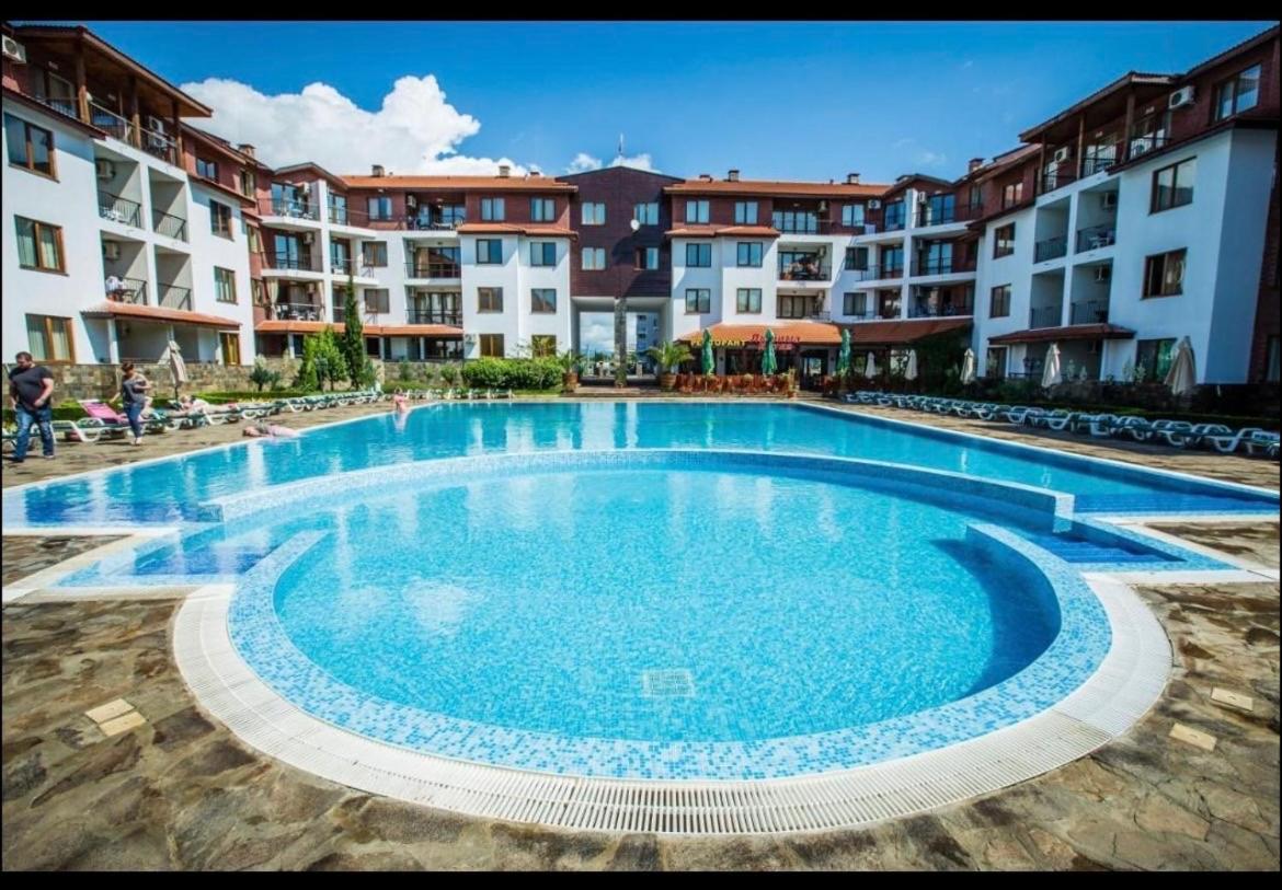 Private Apartments In Apolon Равда Екстер'єр фото