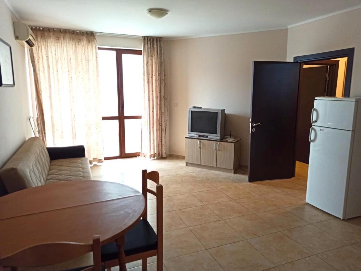 Private Apartments In Apolon Равда Екстер'єр фото