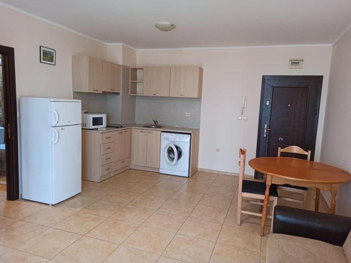 Private Apartments In Apolon Равда Екстер'єр фото