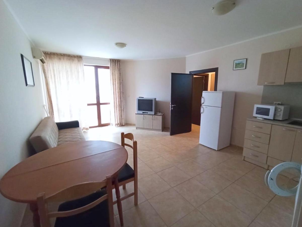 Private Apartments In Apolon Равда Екстер'єр фото