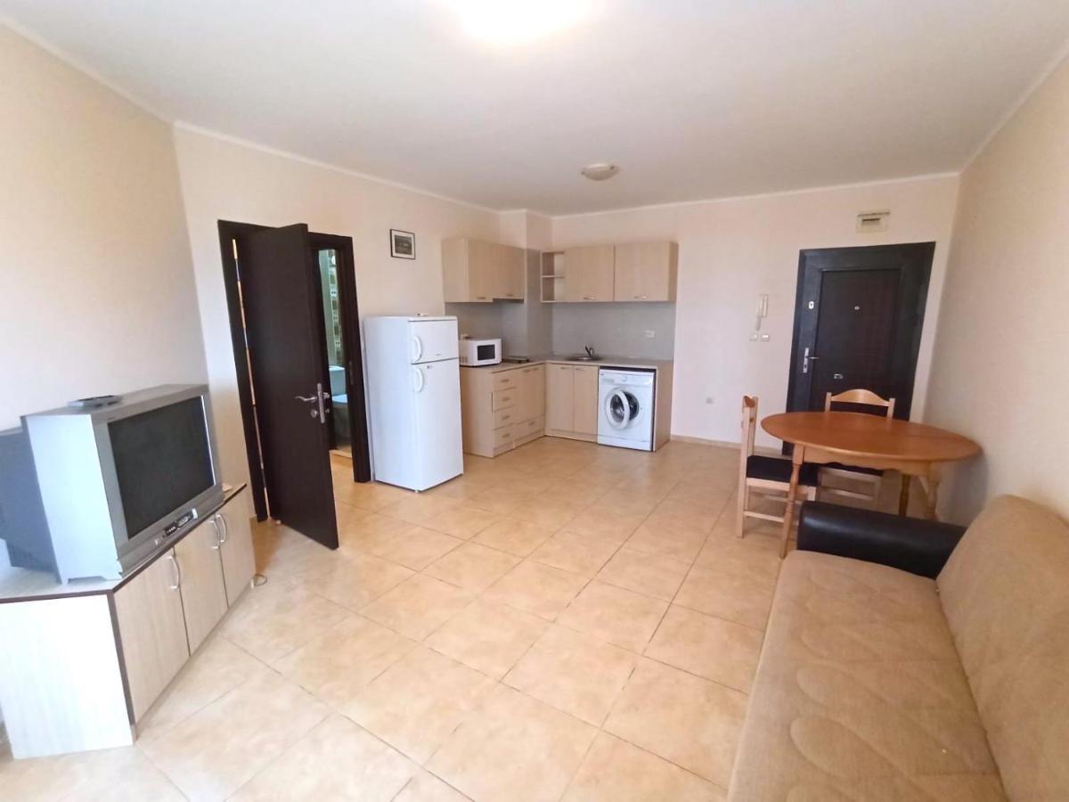 Private Apartments In Apolon Равда Екстер'єр фото