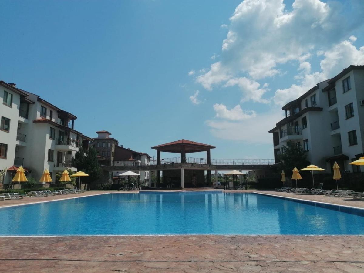 Private Apartments In Apolon Равда Екстер'єр фото