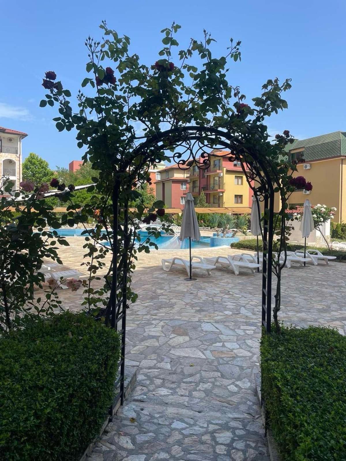 Private Apartments In Apolon Равда Екстер'єр фото